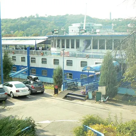 Racek Botel
