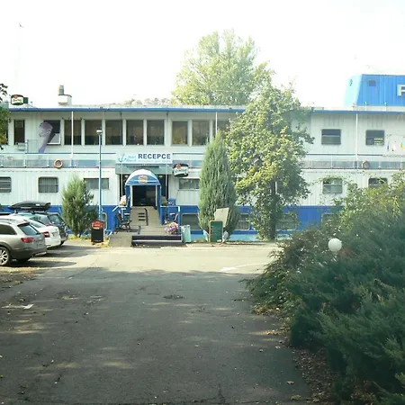 Racek Botel 3*