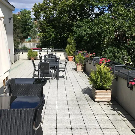 Guest house Jana - Domov Mladeze