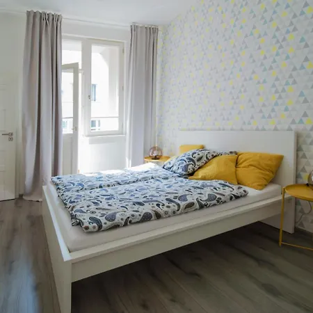 U Pujcovny 6 * Prága