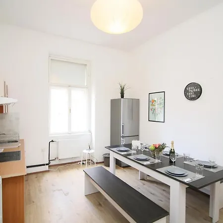 Beautiful Ujezd Apartment