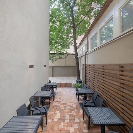 Apartment Avenue Legerova 19 *
