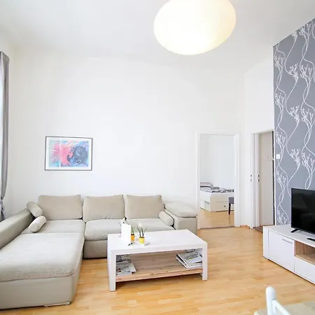 Apartment Beautiful Ujezd Prague