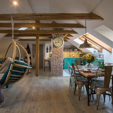 Gigantic Boho Chic 3 Bedroom 3 Bathroom Loft With Hanging Chair Lägenhet