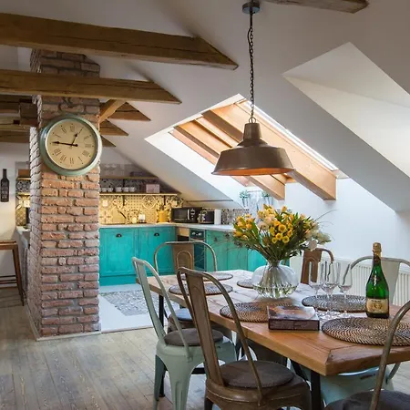 Gigantic Boho Chic 3 Bedroom 3 Bathroom Loft With Hanging Chair Lägenhet