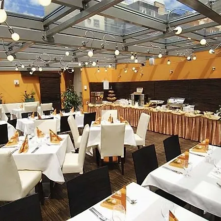 Hotel Ea Crystal Palace