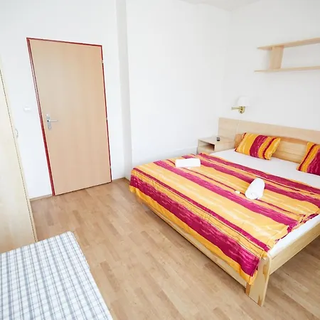 University Hotel 2* Πράγα