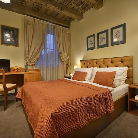 Hotel U 3 Pstrosu