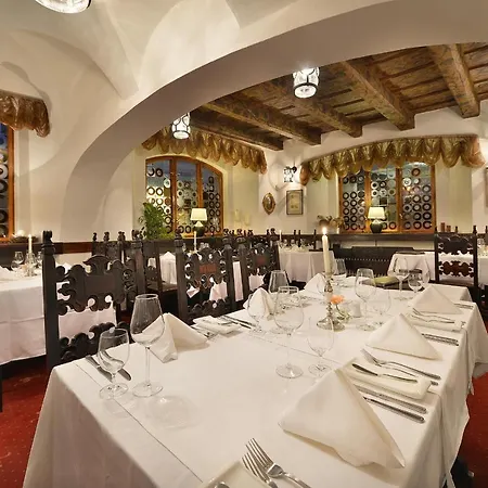 Hotel U 3 Pstrosu