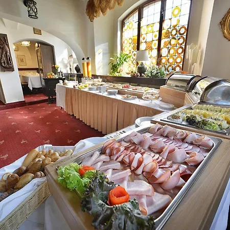 Hotel U 3 Pstrosu
