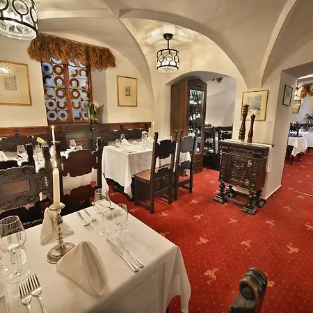 Hotel U 3 Pstrosu