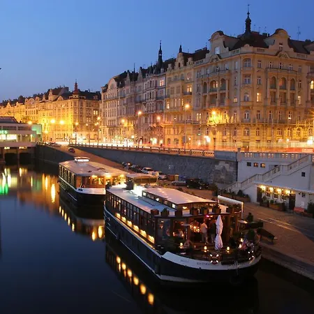 Boat Matylda Bådhotel Prag