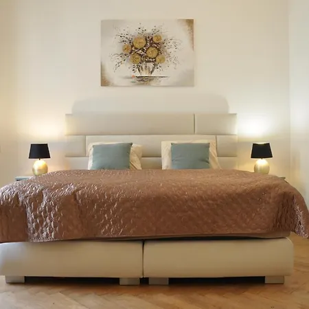 Apartment Mikulandska
