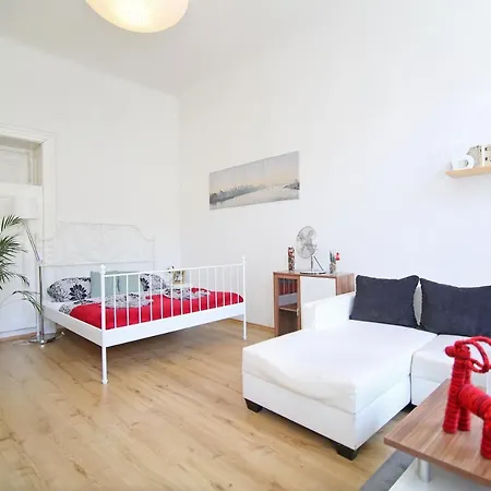 Beautiful Ujezd Apartment