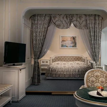Hotel Ambassador Zlata Husa 5*