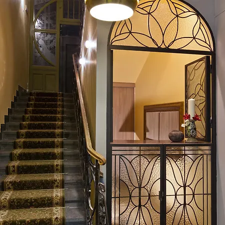 Prague Holiday Apartments 4*