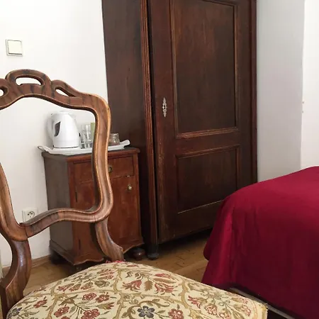 Rosemary Hostel *