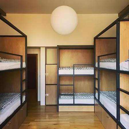 Hostel One Míru