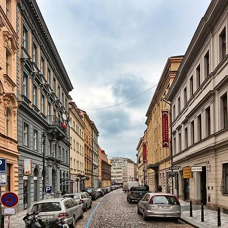 Truhlarska 31 * Praha