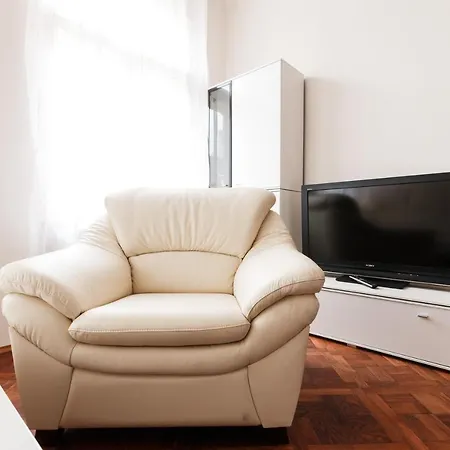 Days - Stylish New Town Apartment *