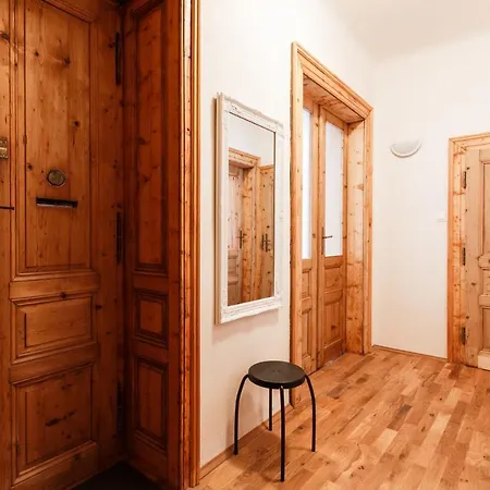 Apartment Days - Stylish New Town Prague