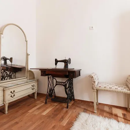 Days - Stylish New Town Apartment Prague