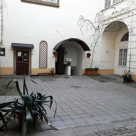 Loretanska * Prague