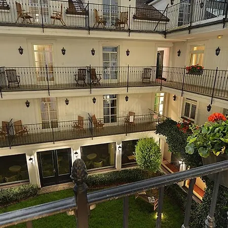 Angelis Hotel 4*