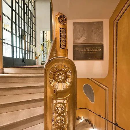Ea Rokoko Hotel 4*
