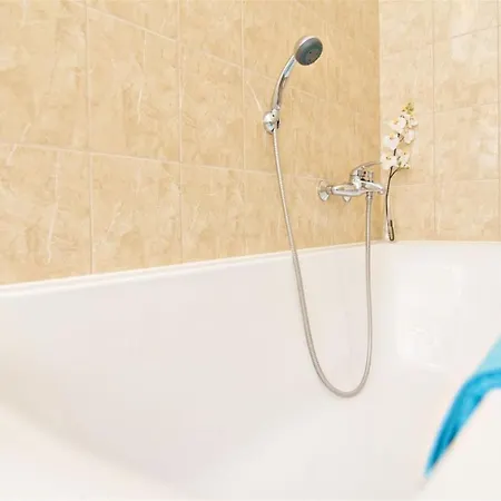 With 2 Bathrooms- 5 Minutes From Old Town - 102 M2 * Prague