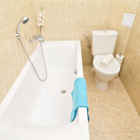 With 2 Bathrooms- 5 Minutes From Old Town - 102 M2 Apartment