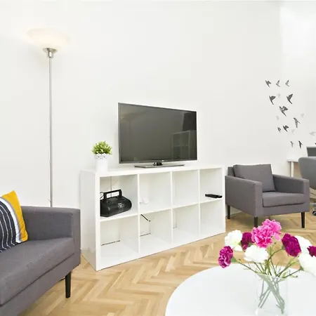 Apartment With 2 Bathrooms- 5 Minutes From Old Town - 102 M2 Prague