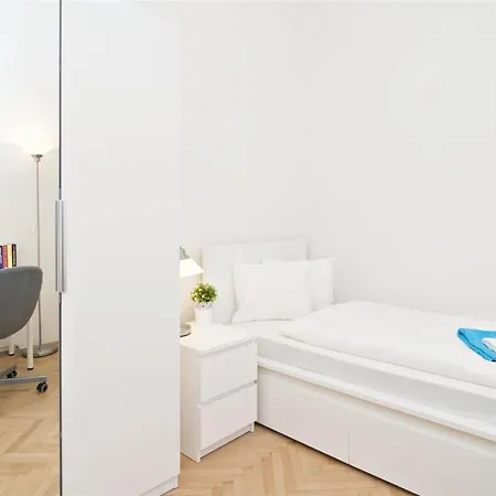With 2 Bathrooms- 5 Minutes From Old Town - 102 M2 Apartment
