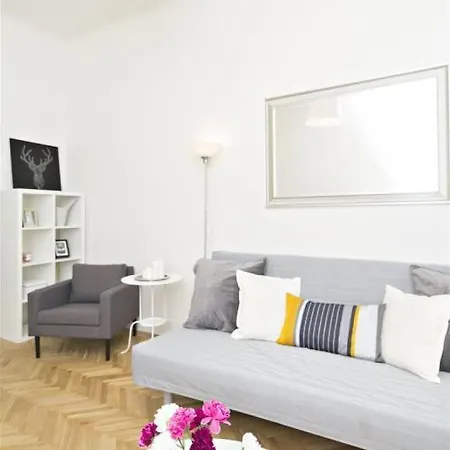 Apartment With 2 Bathrooms- 5 Minutes From Old Town - 102 M2 Prague