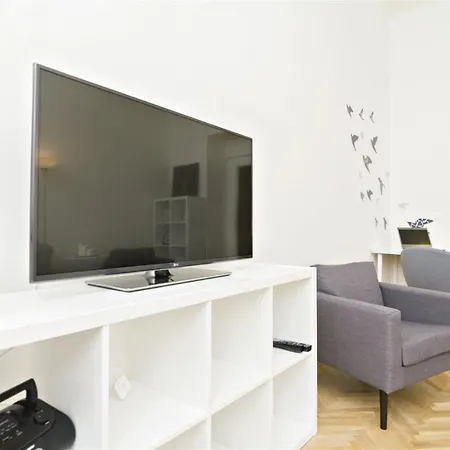With 2 Bathrooms- 5 Minutes From Old Town - 102 M2