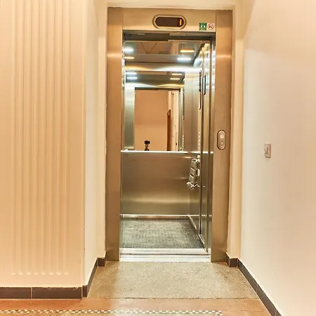Wenceslas Square Royal Apartment Prague