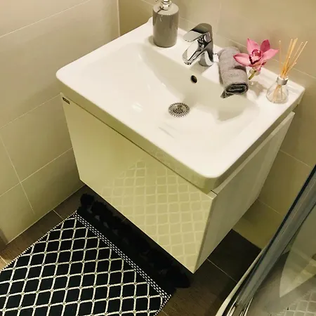 Blanc De Luxe * Praga