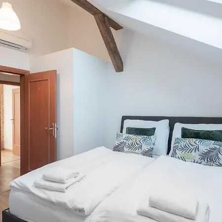 Tesnov Grande Apartment