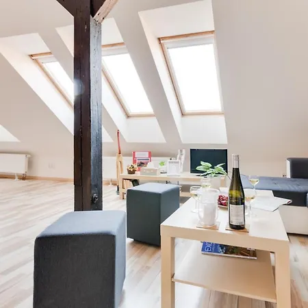 Jane's Attic * Praha