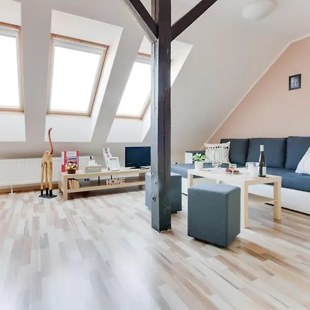 Jane's Attic *