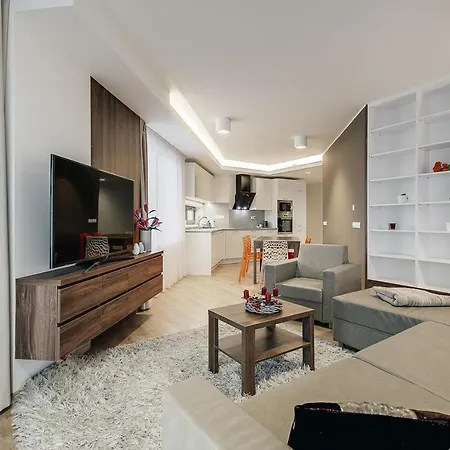 Exclusive In Luka Apartment