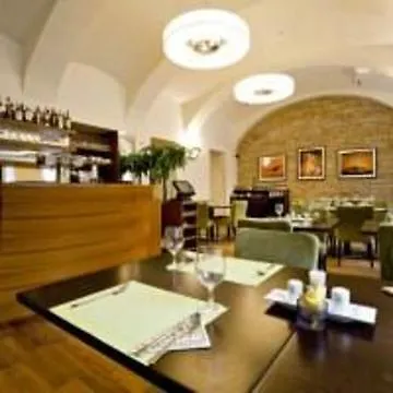 The Fitzgerald 4*