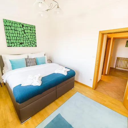 Alone 5br+3bath Penthouse In Center Of Apartment Prague