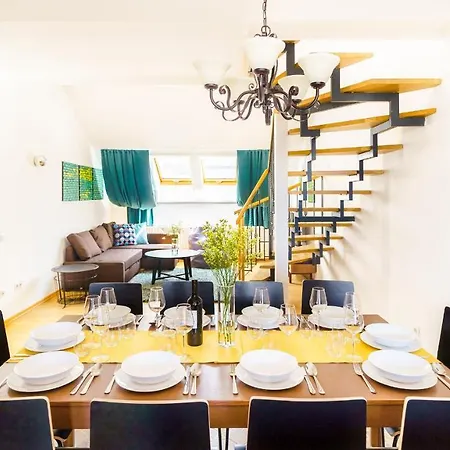 Alone 5br+3bath Penthouse In Center Of Apartment Prague