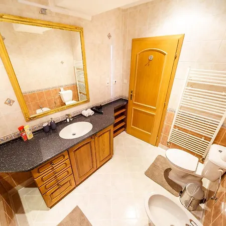 Alone 5br+3bath Penthouse In Center Of Apartment *