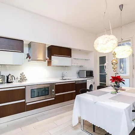 Luxury Dlouha Apartment *