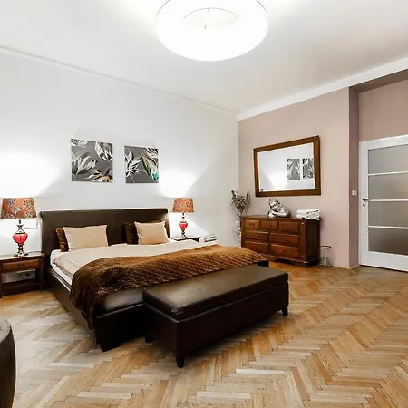 Luxury Dlouha