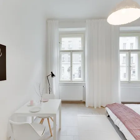 L.i.a S.r.o Aparthotel *