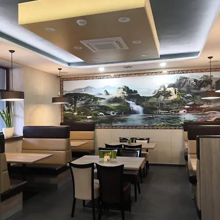 Sun-house Pension&restaurant -parkingfree- Hotell Prag