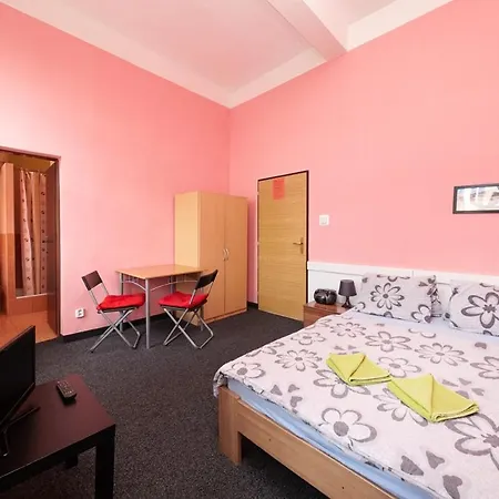 Onefam Arbes Hostal Praga